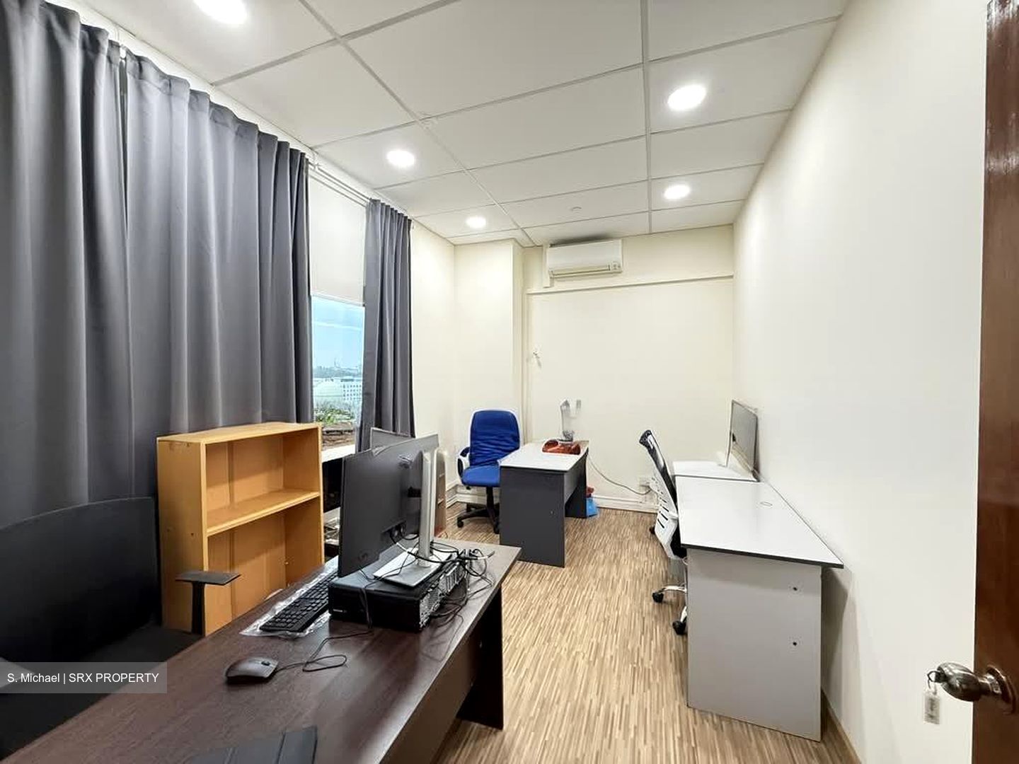 Tradehub 21 (D22), Office #567748951